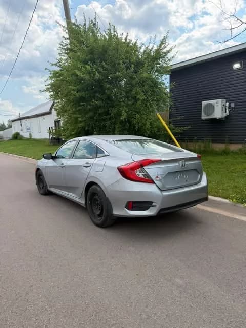 Honda Civic 2017 — 3/6